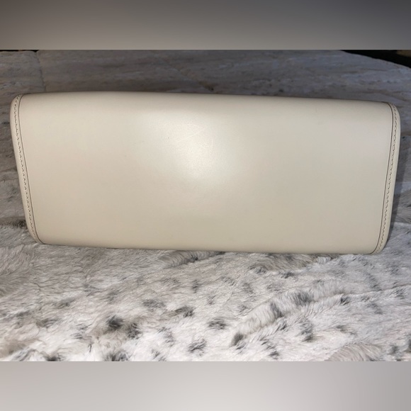 Authentic Louis Vuitton Madeleine PM Epi Ivory Leather Shoulder Bag - Picture 11 of 12